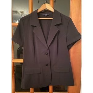 Women’s Short Sleeve Jacket/Blazer